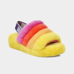 NEW COZY UGG SLIDES IN MULTI SIZE WOMANS 6